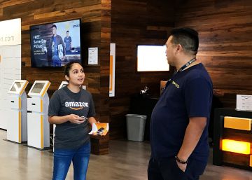Puesto de recogida de Amazon en la Universidad de California (Berkeley, California, EE UU).