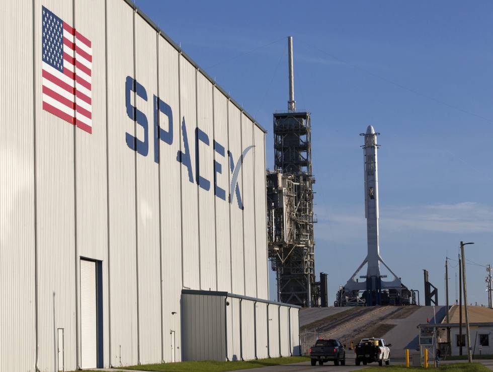 SpaceX revela el diseño de su traje espacial
