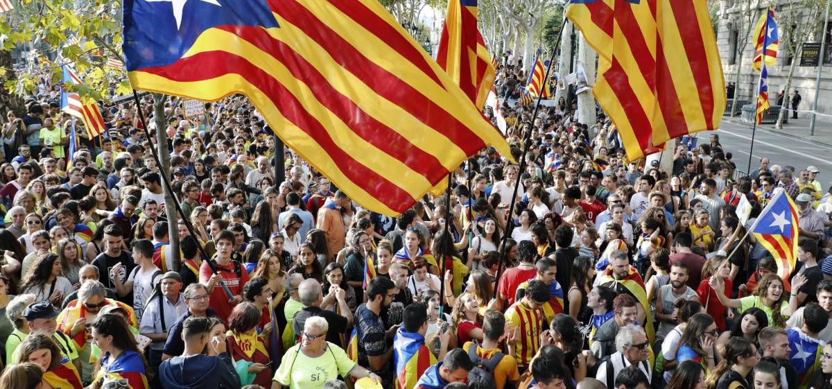 Concentración llevada a cabo desde esta mañana frente al Palacio de Justicia de Barcelona.