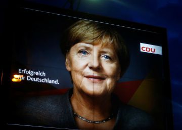Cartel electoral que muestra a la candidata del CDU, Angela Merkel.