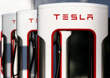 Tesla abrirá pronto súper cargadores donde podremos comer y tomarnos un café