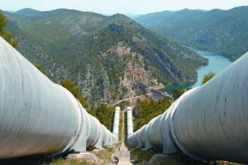 Gobierno y constructoras negocian un macroplan de inversiones en obra hidráulica