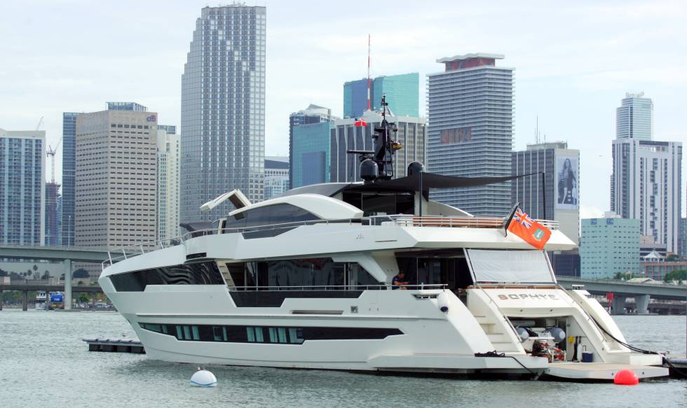 Yate Astondoa 100 Century, de Astilleros Astondoa.