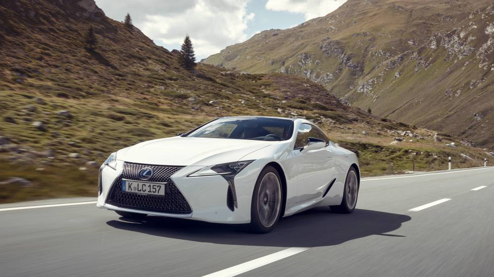 Lexus L 500.