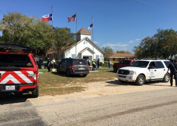 Al menos 27 muertos en un tiroteo en una iglesia del Estado de Texas Al menos 27 muertos en un tiroteo en una iglesia del Estado de Texas