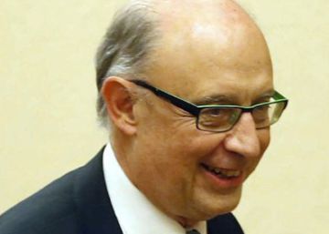 Montoro abre la puerta a perdonar la deuda a comunidades infrafinanciadas Montoro abre la puerta a perdonar la deuda a comunidades infrafinanciadas