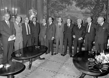 15 de enero de 1987. Los presidentes de los siete grandes bancos, en el acto de bienvenida a Emilio Botín y Pedro Toledo. De izquierda a derecha, Luis Valls Taberner (Popular), Emilio Botin padre (Santander), Miguel Boyer, Pedro de Toledo (Vizcaya), Alfonso Escámez (Central), Emilio Botín hijo (Santander), Claudio Boada (Hispano), José Angel Sánchez Asiain (Bilbao), Rafael Termes (AEB), Angel Galíndez (Vizcaya) y Pablo Garnica (Banesto).