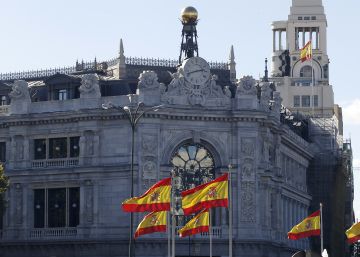 Román Escolano: el reto de crear solo bancos grandes o defender a las entidades medianas Román Escolano: el reto de crear solo bancos grandes o defender a las entidades medianas