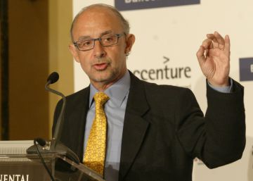 Cristóbal Montoro, por entonces portavoz de Economía del PP, en un Foro Cinco Días.