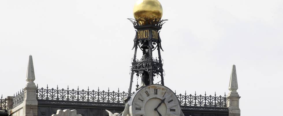 Reloj de la fachada del Banco de España