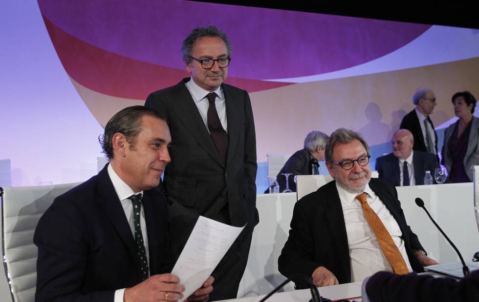 Manuel Mirat, Manuel Polanco y Juan Luis Cebrián. rn
