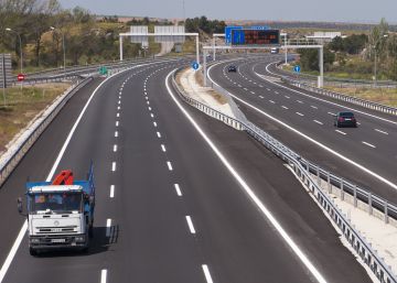 Fomento rescatará este domingo otras dos autopistas quebradas Fomento rescatará este domingo otras dos autopistas quebradas