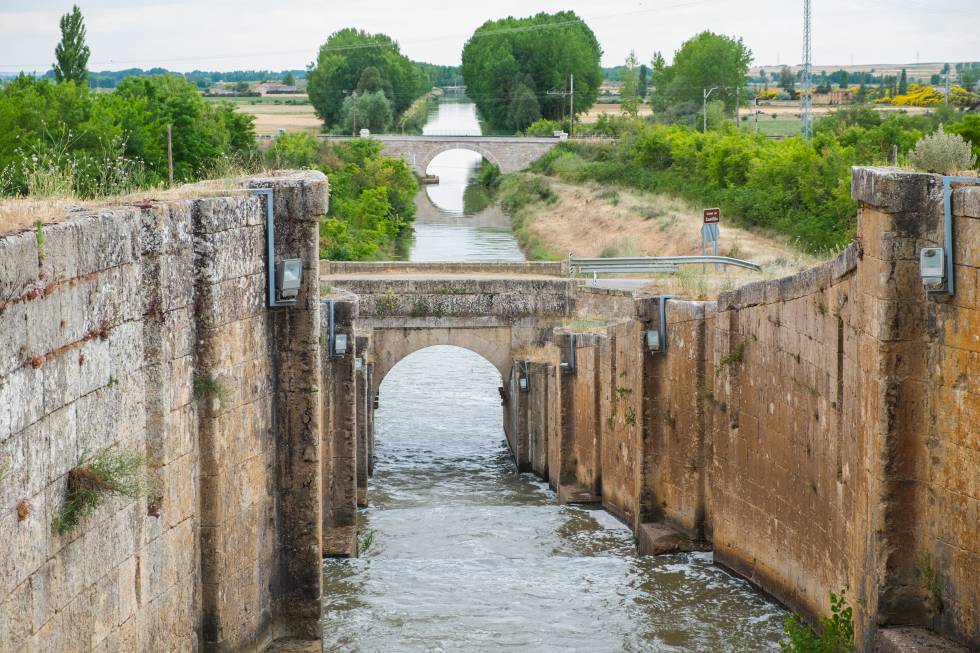 Un canal navegable en el corazón de Castilla