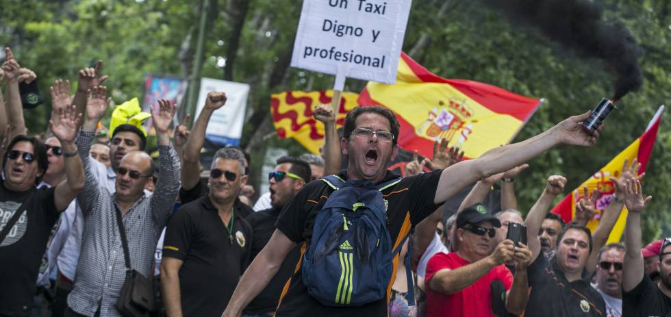 El Supremo inicia el debate sobre el futuro del taxi, Uber y Cabify en España