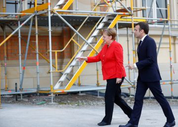 La canciller alemana, Angela Merkel, recibe al presidente francés, Emmanuel Macro, en Humboldt Forum. REUTERSHannibal Hanschke