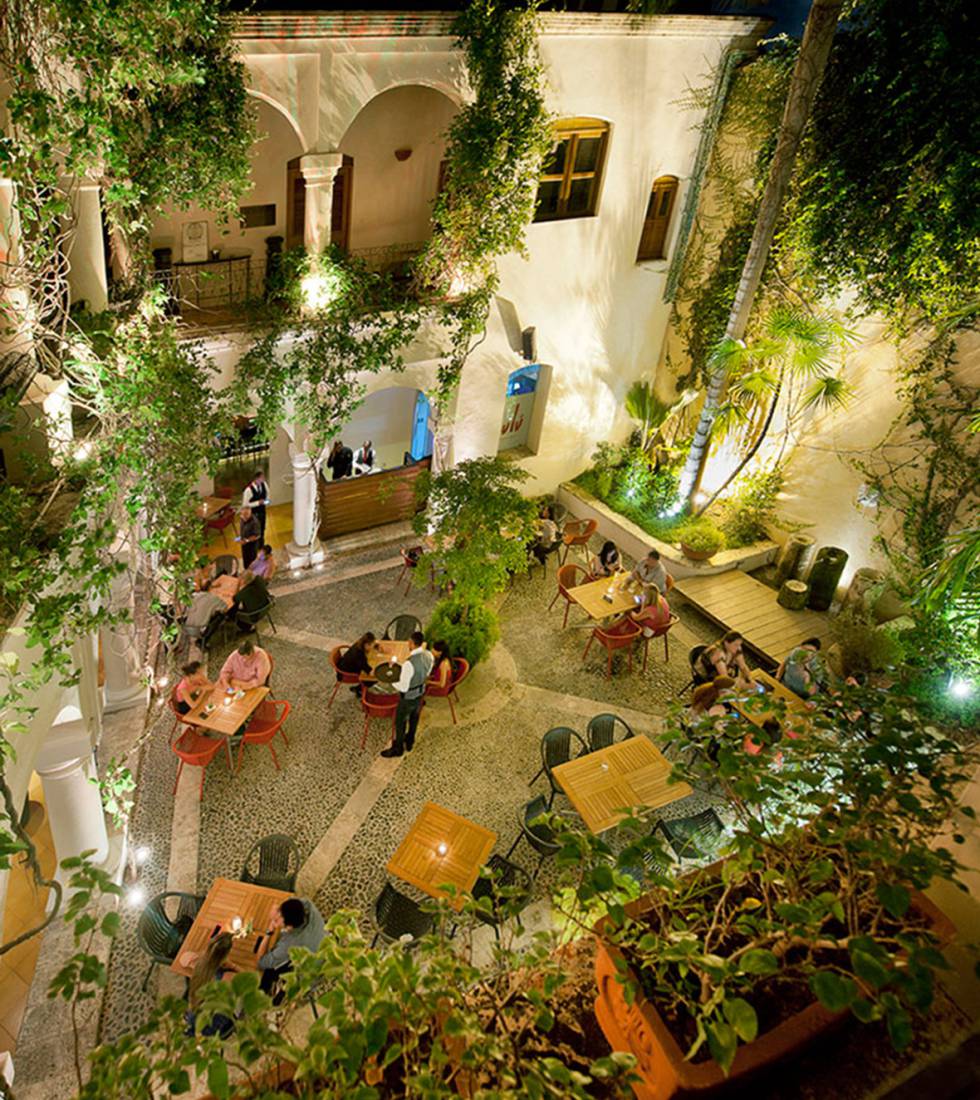 Vista del patio interior del restaurante Lulú.
