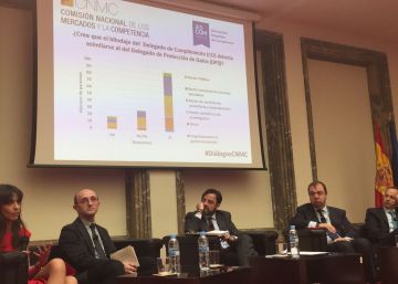 De izquierda a derecha: C. Campos Acuña, A. Calvo Medina, A. Dulanto (moderador), J.I Canosa y M. Geijo