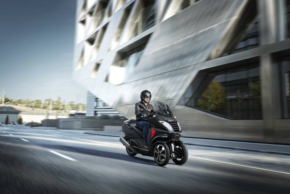 Peugeot Metrópolis, el tres ruedas más tecnológico del mercado