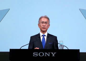 Kenichiro Yoshida, presidente y CEO de Sony, ayer en Tokio, presentando su plan de negocio con EMI.