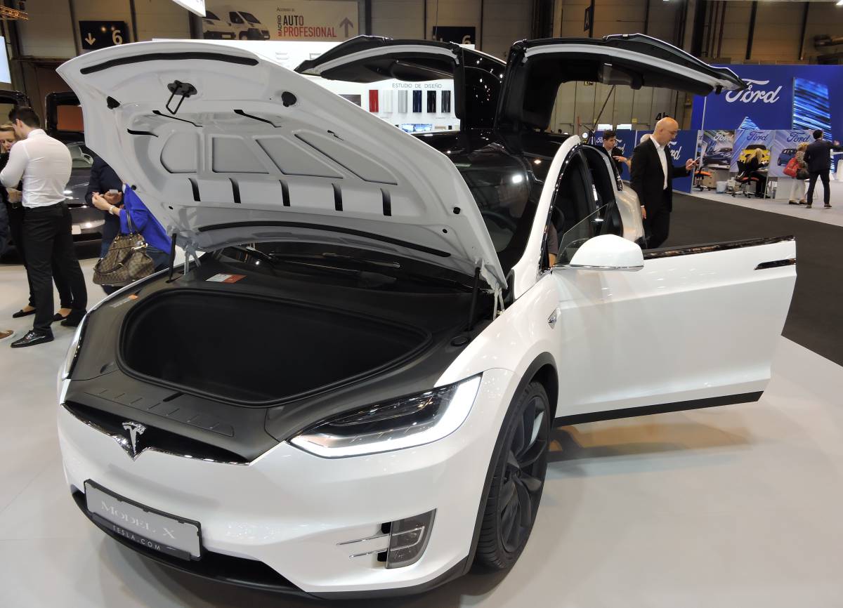 El coche eléctrico, ¿pasará menos por el taller, pero repararlo será más caro?
