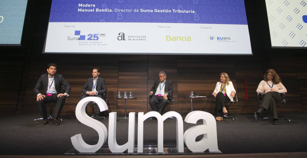 Panel con algunos de sus ponentes.