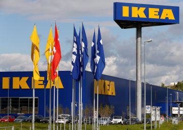 IKEA indemnizará a dos empleados por trabajar más festivos de los debidos