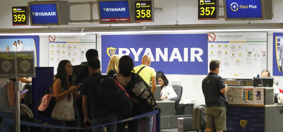 Ryanair pide limitar la venta de alcohol en aeropuertos para evitar borrachos en sus vuelos