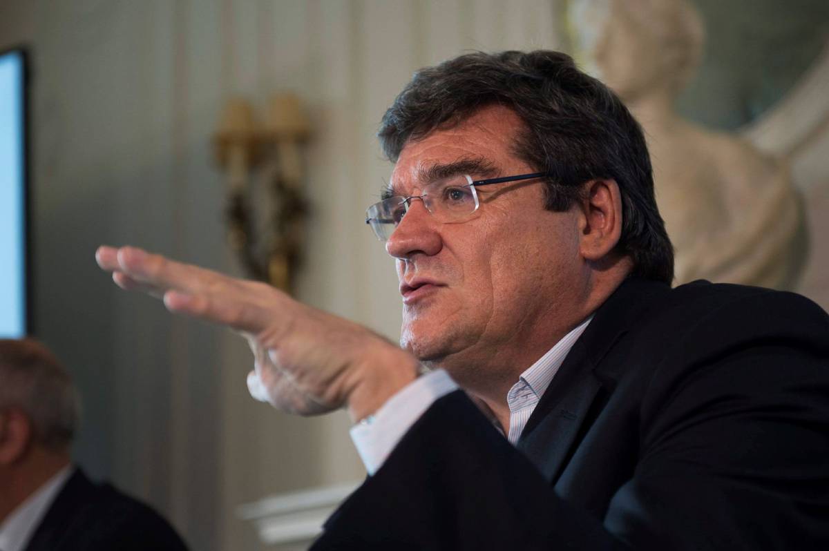 El presidente de la Autoridad Independiente de Responsabilidad Fiscal (Airef), José Luis Escrivá, durante su participación en el curso "La economía ante el blockchain.