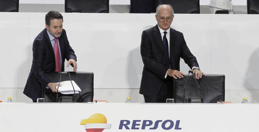 Repsol entra en el negocio eléctrico con la compra de cinco centrales