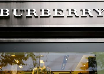 La marca de lujo Burberry quema todo lo que no puede vender