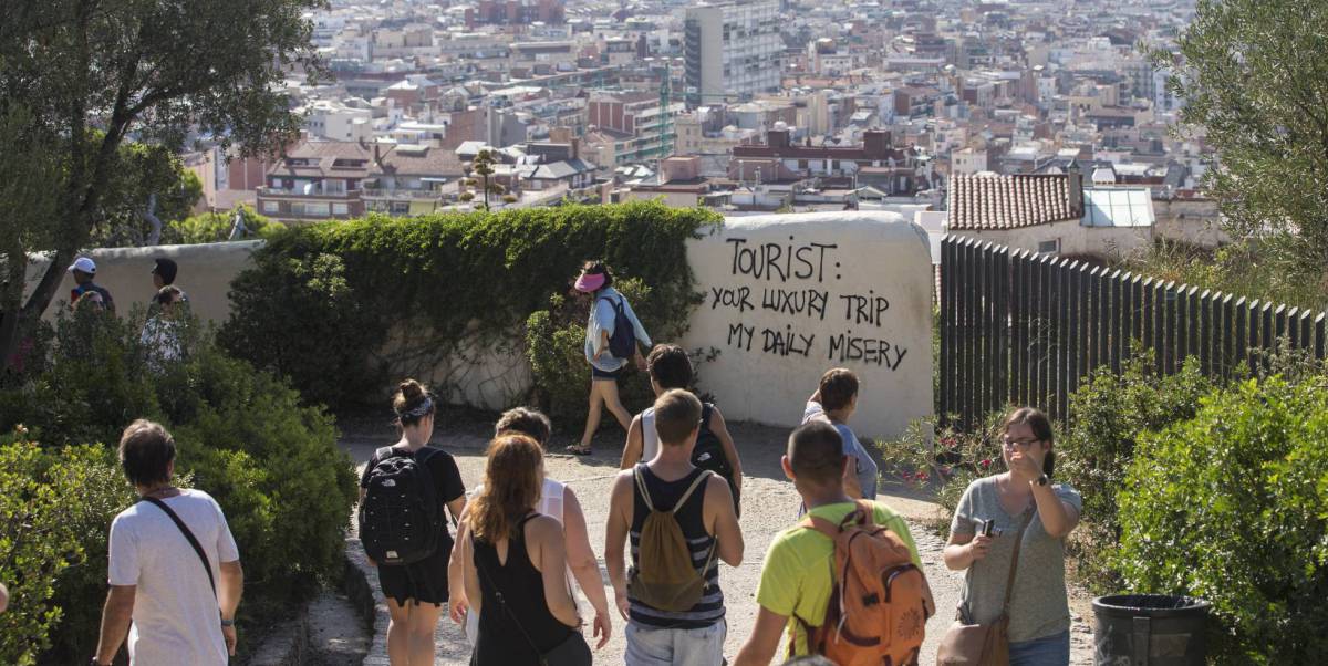 La regulación municipal de las viviendas de uso turístico: el gran salto al vacío