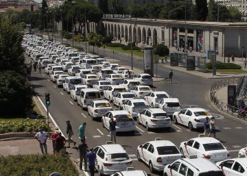 Taxis en huelga, el 31 de julio, en la zona de Nuevos Ministerios de Madrid.