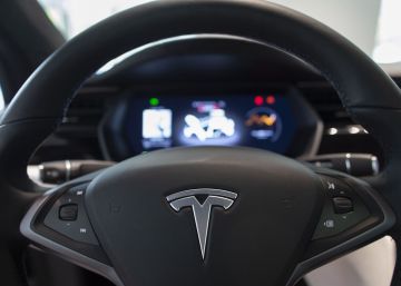 Pronto podrás ver YouTube o Netflix en la pantalla del Tesla mientras lo recargas