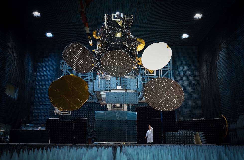 Hispasat 30W-6