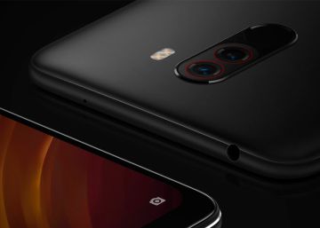 Prueba de resistencia del Pocophone F1 frente a arañazos, doblarse y el fuego