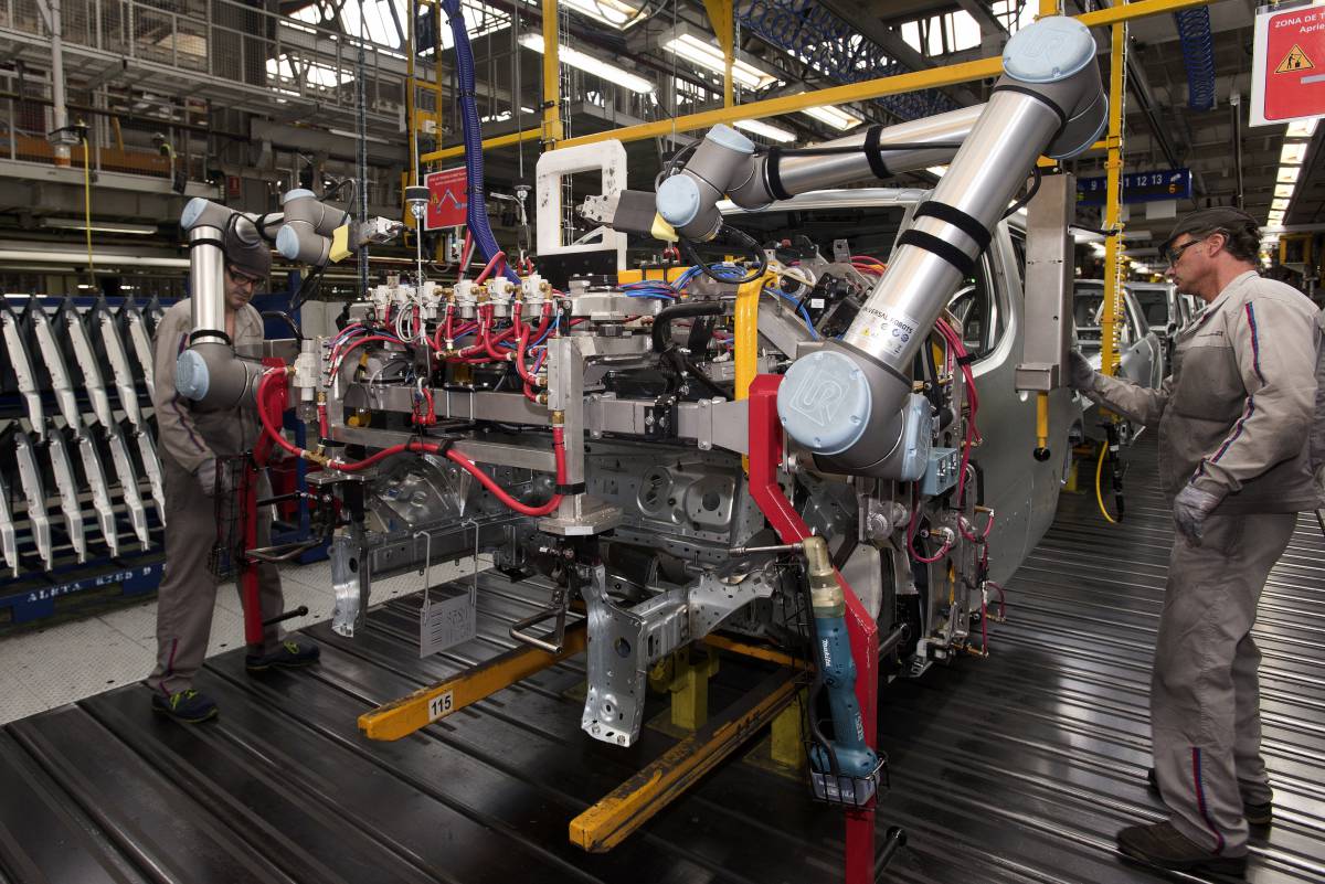 PSA se propone producir un millón de coches al año en España en 2021