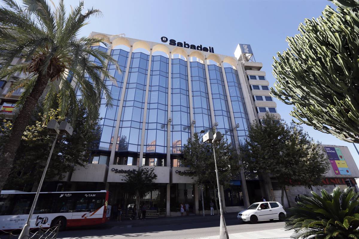 Moody's confirma el rating de deuda senior de Sabadell pero rebaja su perspectiva a 'estable'