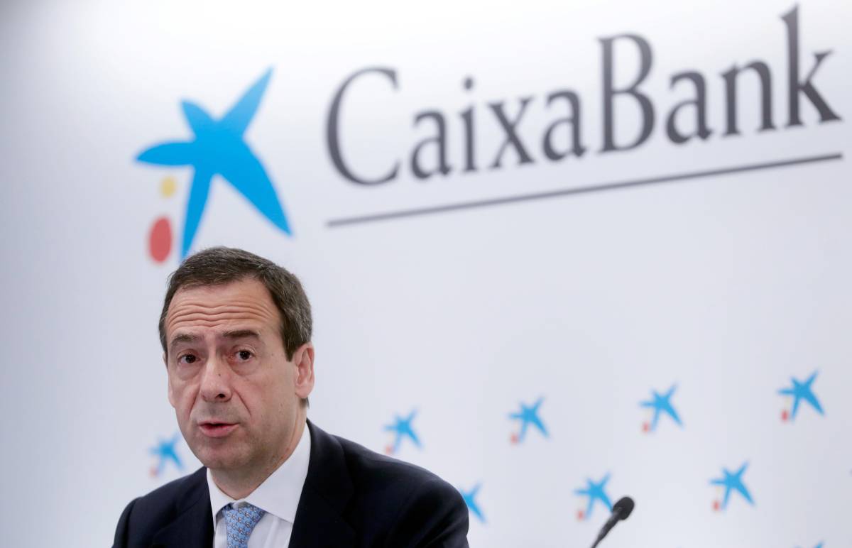 Caixabank impulsa su apuesta por Telefónica tras abandonar Repsol