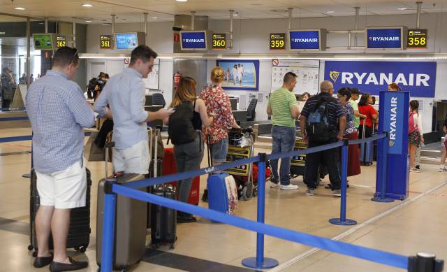 Ryanair no acuerda con los sindicatos los servicios mínimos de la huelga