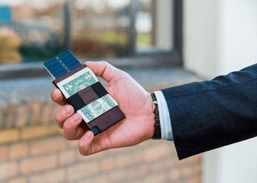 Esta billetera es solar, escucha nuestra voz y es casi imposible perderla