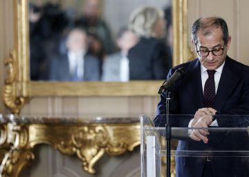 El ministro de Economía de Italia, Giovanni Tria, ofrece una rueda de prensa tras la reunión mantenida con el presidente del Eurogrupo, Mario Centeno el pasado 9 de noviembre.