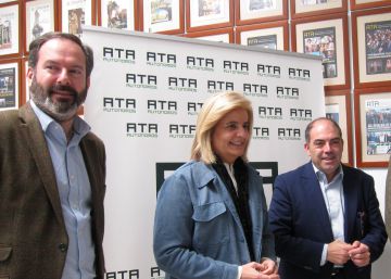 13112018 Lorenzo Amor con cargos del PP.rn rn El presidente de la Asociación de Trabajadores Autónomos (ATA), Lorenzo Amor, ha advertido este martes de "la preocupación" de los autónomos ante la propuesta del Gobierno central, con el que se mantiene la negociación, para subir 260 euros la cotización al año, cuando "el 70% de los autónomos no puede asumir esa subida".rn rn ANDALUCÍA ESPAÑA EUROPA CÓRDOBA ECONOMIArn
