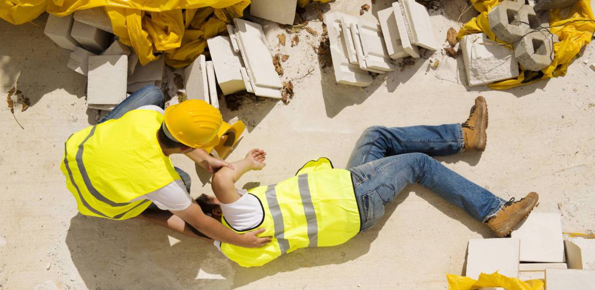 La empresa también responde de los accidentes de empleados subcontratados en otras tareas