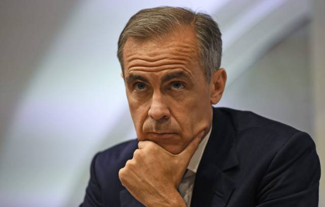Los tipos bajos y el caos político hacen sufrir a los bancos británicos