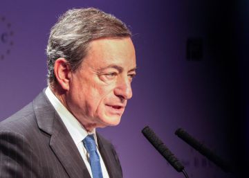El presidente del Banco Central Europeo (BCE), Mario Draghi, pronuncia un discurso durante el 28 Congreso de Banca Europea en la Ópera Antigua de Fráncfort (Alemania).