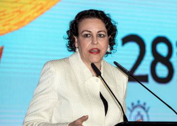GRAF5509. LORCA, (MURCIA), 09112018.- La ministra de Trabajo, Magdalena Valerio, durante su intervención en el acto de clausura del Día mundial del Cooperativista, organizados por la Unión de Cooperativas de la Región de Murcia (Ucomur), esta noche en Lorca. EFEMarcial Guillén.