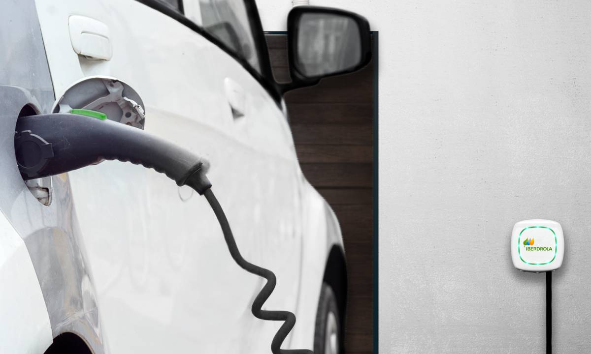 España se enchufa al coche eléctrico