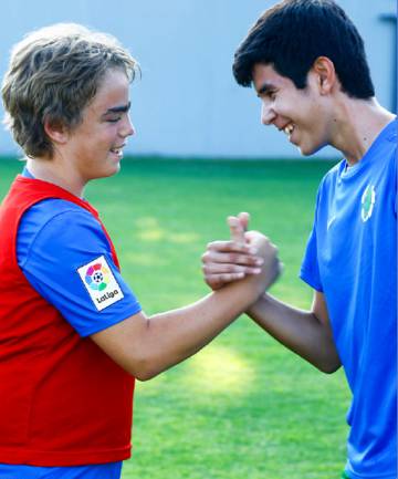 El carácter social de jugar al fútbol o al tenis