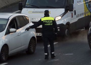 Control de la policía nacional en Madrid.