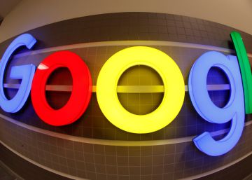 Logo de Google en un edificio en Zurich, Suiza.